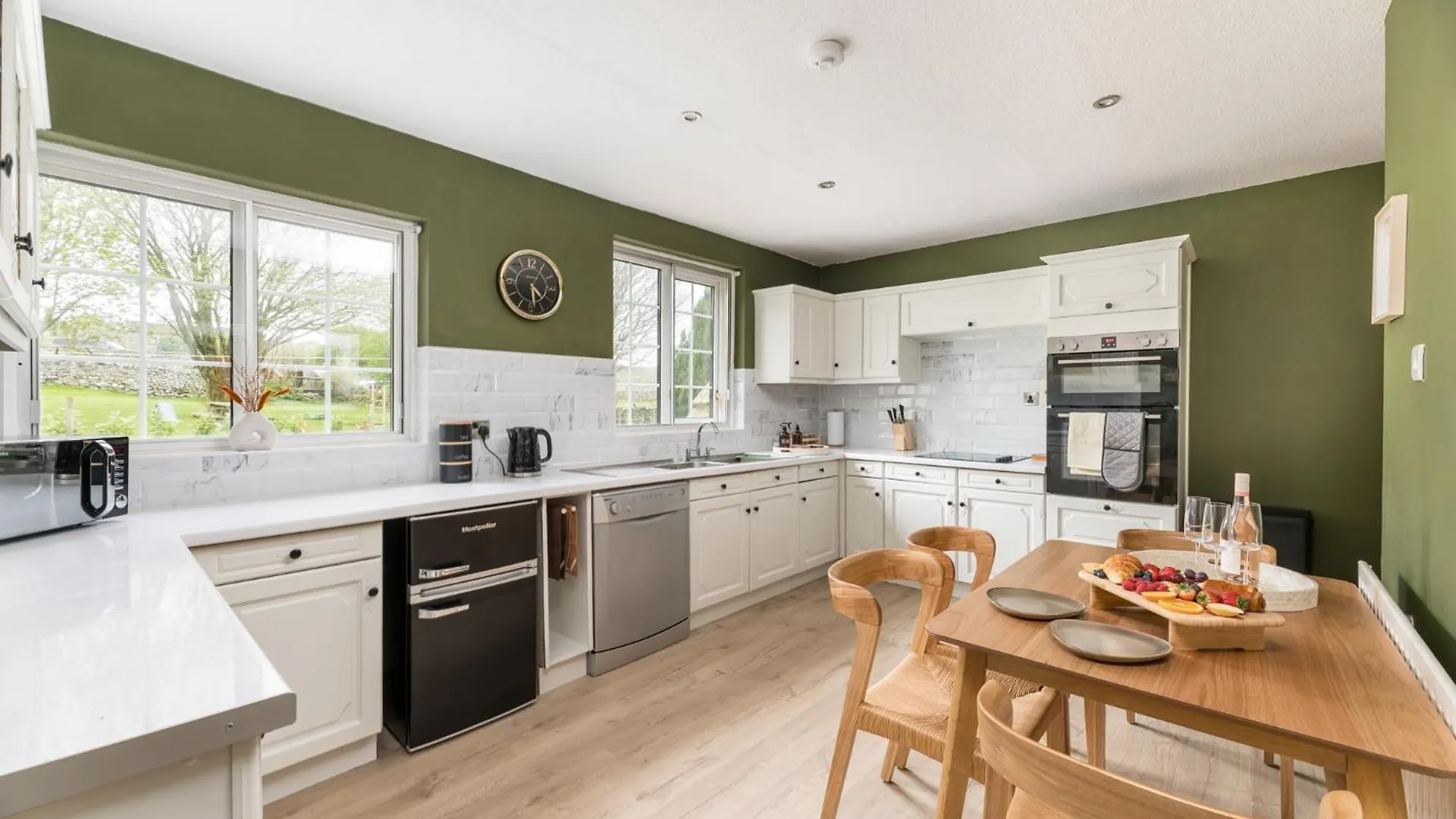 Central Malham Wellbeing Escape, 4-Bed House With Yoga Studio